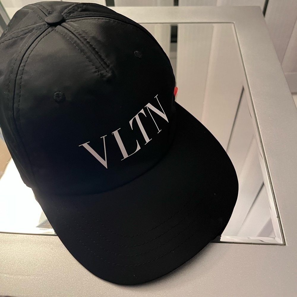 VALENTINO CAP//VLNT black baseball cap